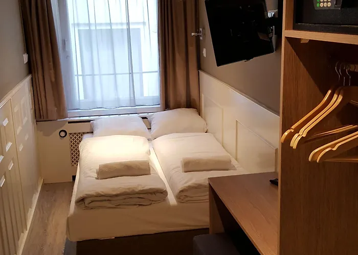 Old Quarter Hotel 2*